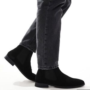 ASOS DESIGN Men’s Chelsea Boots in Black Suede- Size 8.5